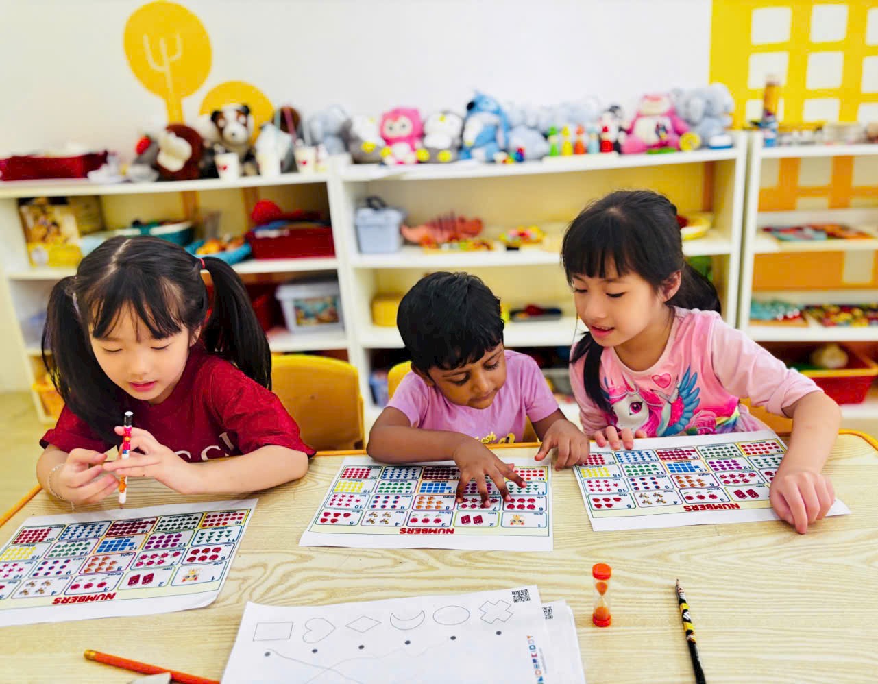 VTS Academy - Học sinh học tập sáng tạo